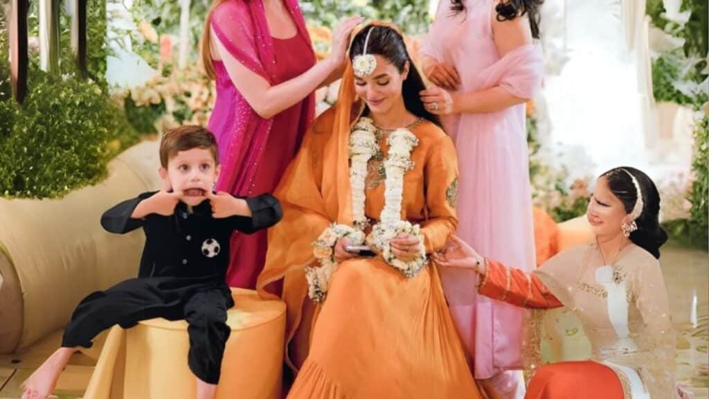 Pakistani Actress Mehrunisa Iqbal Tied the Knot in UK